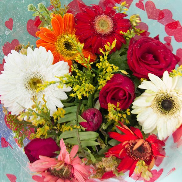 A Bunch of Flower with Greeting Card. Online Gift 2 Nepal 